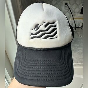 The Met Hat